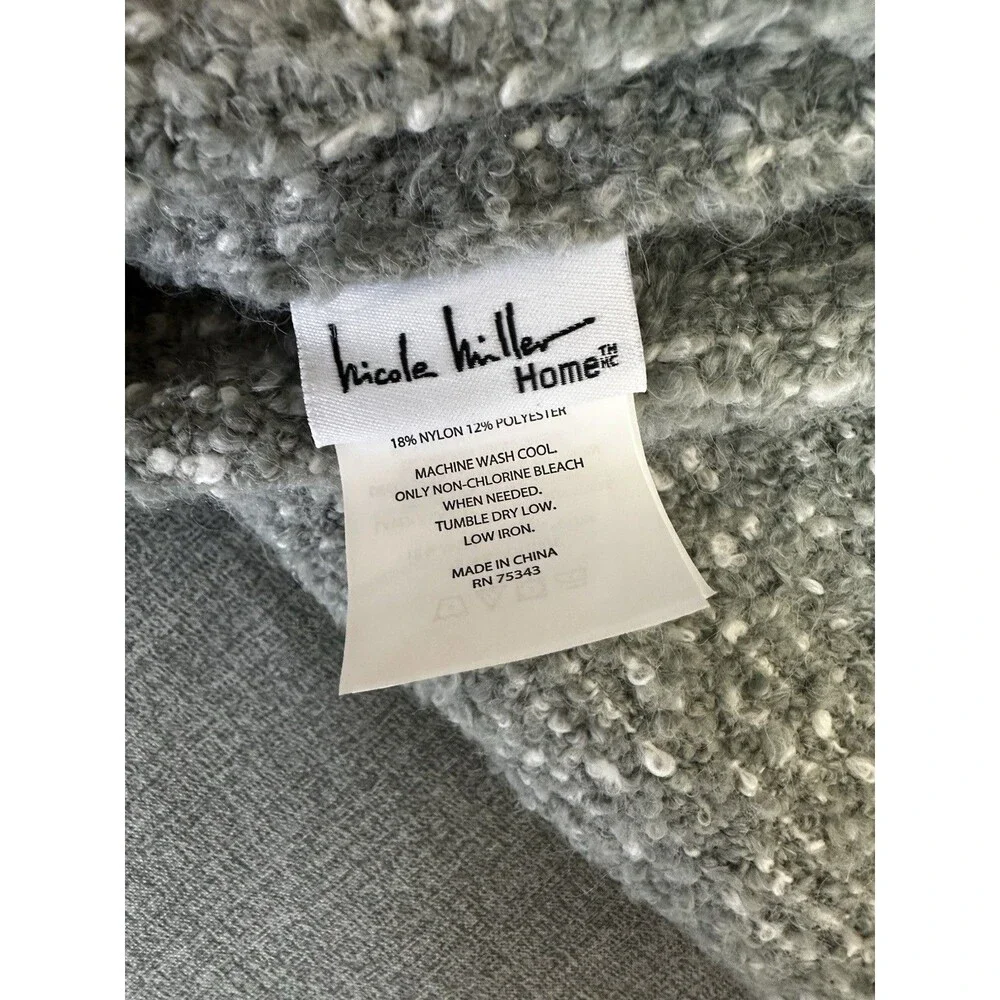 Nicole Miller Home textured decorative throw 50”x70”(127cm x 178cm)